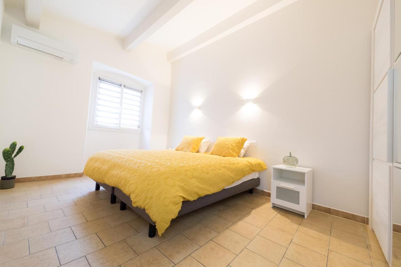 Ravissant Triplex Et Duplex Au Centre De Pont St Esprit Διαμέρισμα Εξωτερικό φωτογραφία